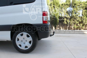 Фаркоп Aragon для PEUGEOT PARTNER 1 1996-2008. Артикул E1212AA