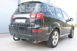 Фаркоп Aragon для PEUGEOT 4007 2007-2012. Артикул E4204BV