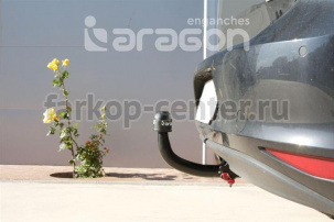 Фаркоп Aragon для VOLKSWAGEN GOLF 5 2003-2008. Артикул E6700DV