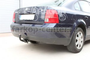 Фаркоп Aragon для VOLKSWAGEN PASSAT B5 1996-2005. Артикул E6702CS