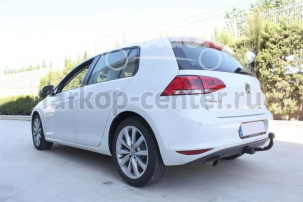 Фаркоп Aragon для VOLKSWAGEN GOLF 5 2003-2008. Артикул E6700DA
