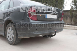 Фаркоп Aragon для CITROEN C5 2001-2004. Артикул E1216AS