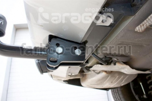 Фаркоп Aragon для VOLVO XC70 2007-2016. Артикул E6809AA