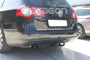 Фаркоп Aragon для VOLKSWAGEN PASSAT B6 2005-2010. Артикул E6702DA
